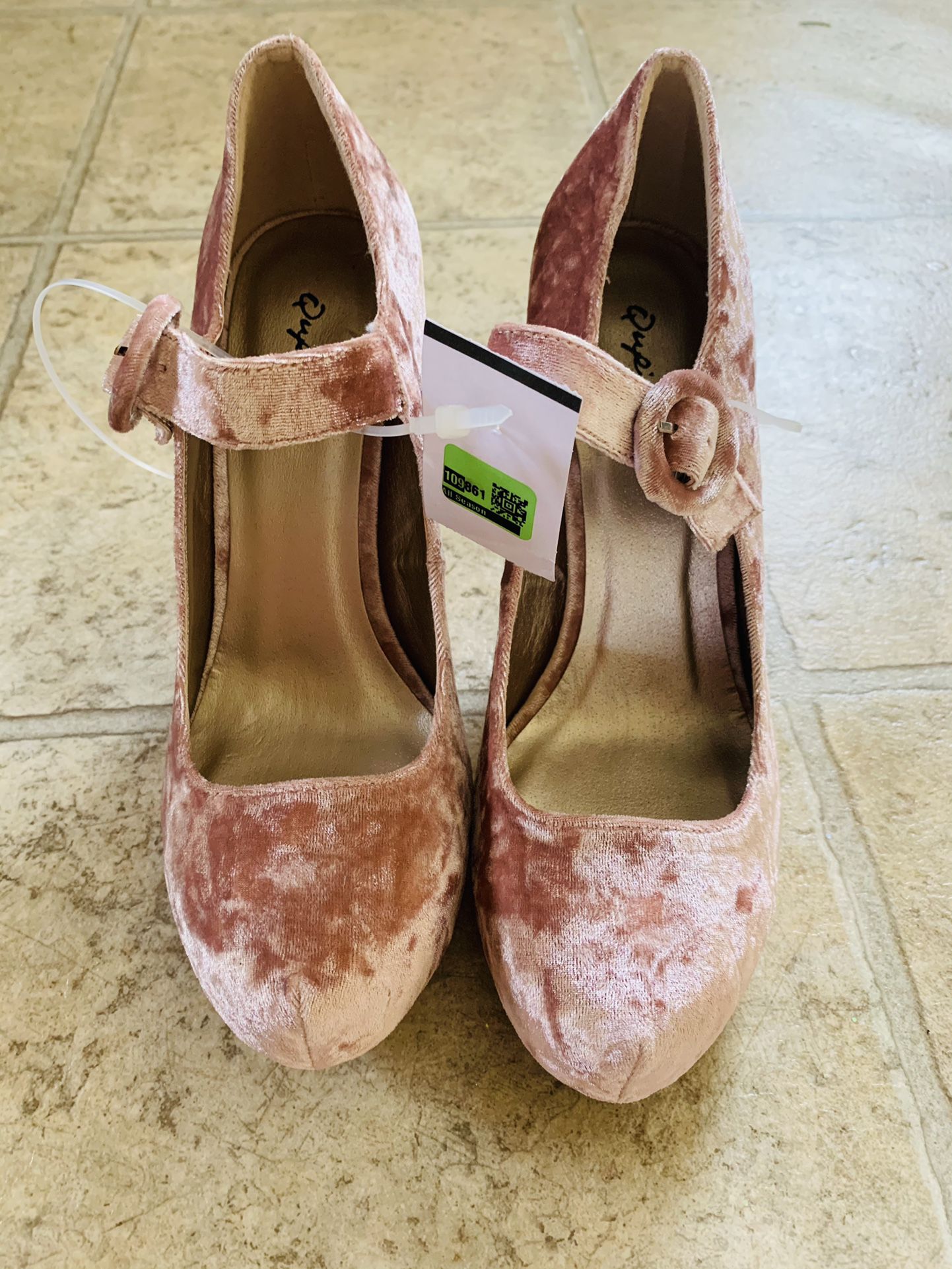 Qupid velvet pink women shoes high heel size 8 