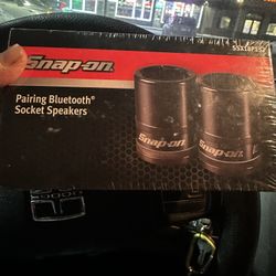 Snap On Pairing Bluetooth Socket Speakers 