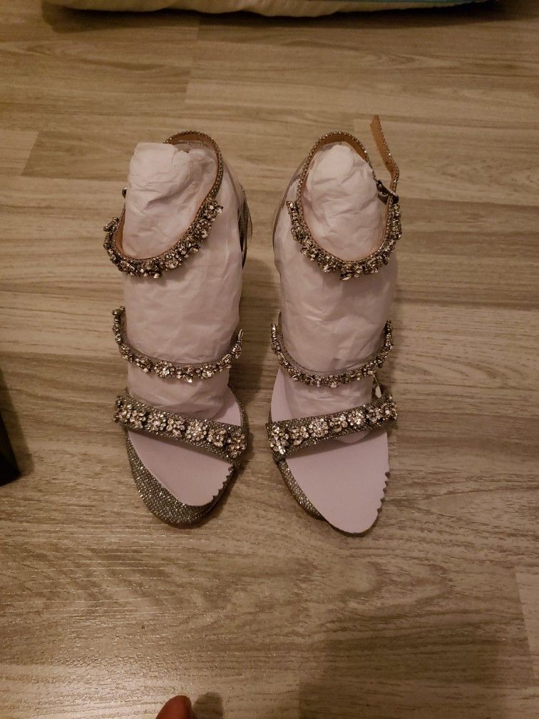 Silver Badgley Mischka Wedding/Evening Shoes Size 7