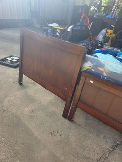 Toddler crib wood brown