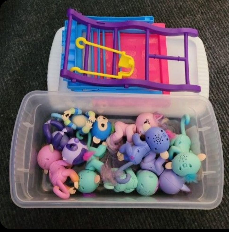 Fingerling toys with swing gym