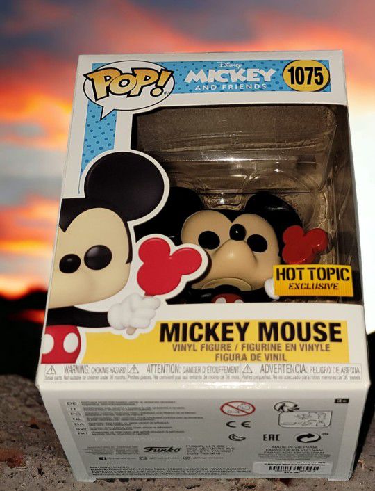 Funko Pop! Vinyl: Disney - Mickey Mouse - Hot Topic (Exclusive) #1075