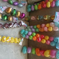 Easter Eggs + Baskets 