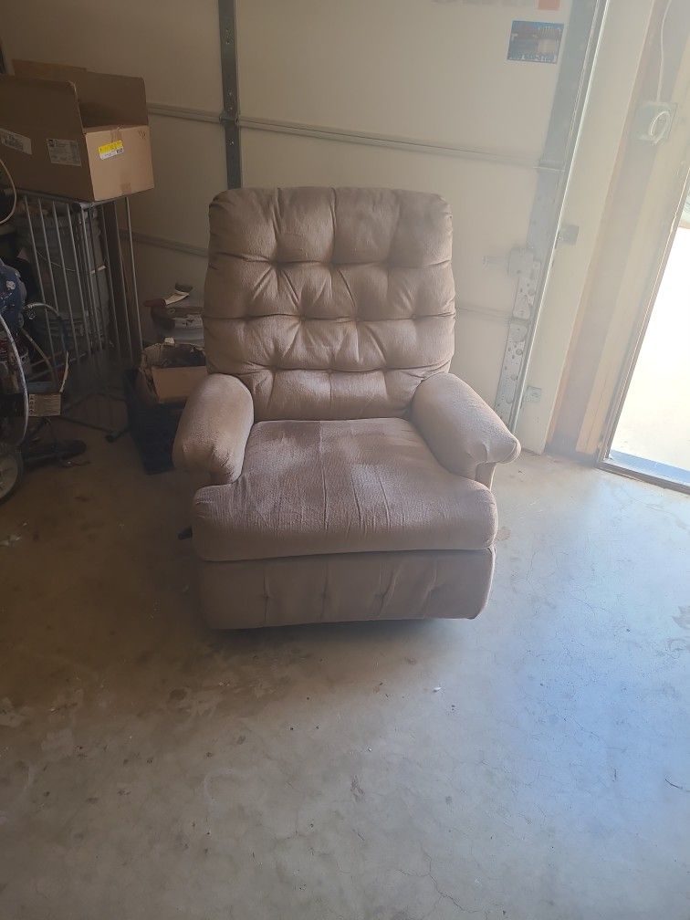 Recliner Chair, Free