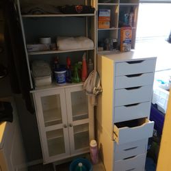 Laundry / Closet Room Storage 