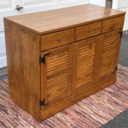 Vintage Ethan Allen Maple Cabinet / Buffet, Nutmeg Finish – Excellent Condition
