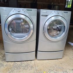 Whirlpool Duet W/pedistool 