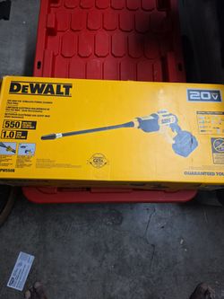 DEWALT
20V MAX 550 PSI 1.0 GPM Cold Water Cordless Battery Power Cleaner with 4-Nozzles (Tool Only)