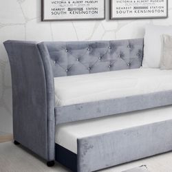 Brand New Glam Gray Velvet Crystal Tufted Day Bed With Trundle Size Twin