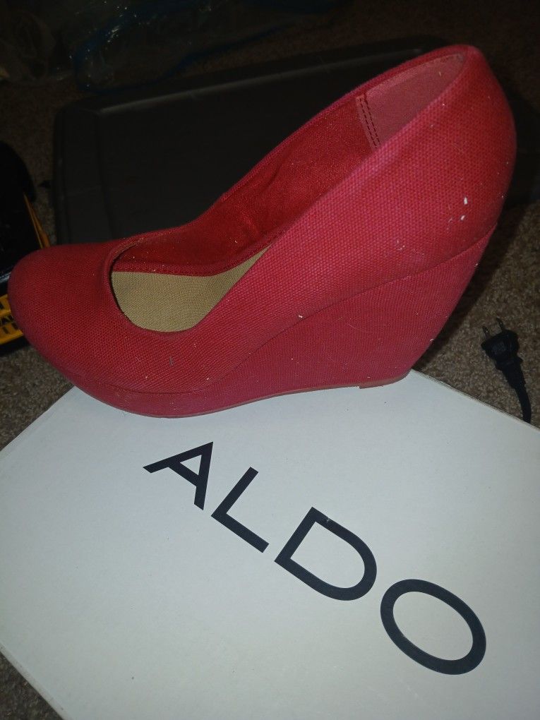 ALDO WEDGES