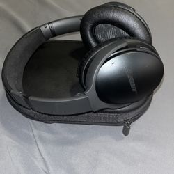 Bose QC35 Noise Canceling Headphones 