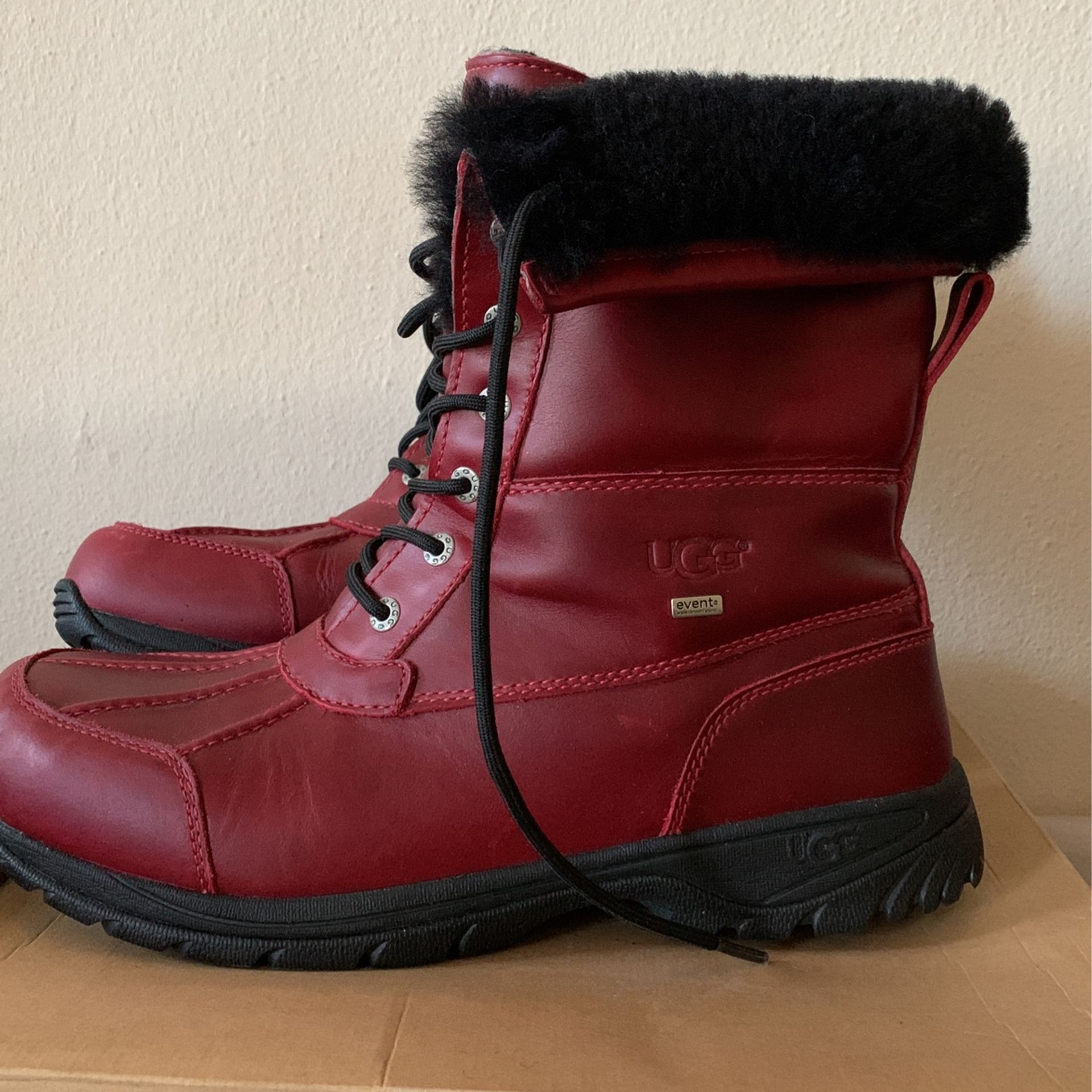 Burgundy store men uggs