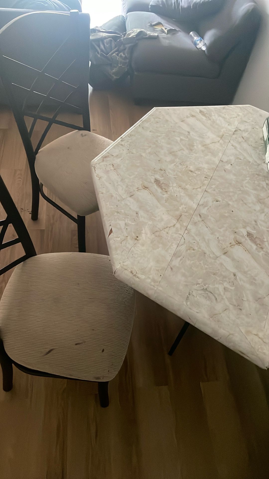 Table & Chairs
