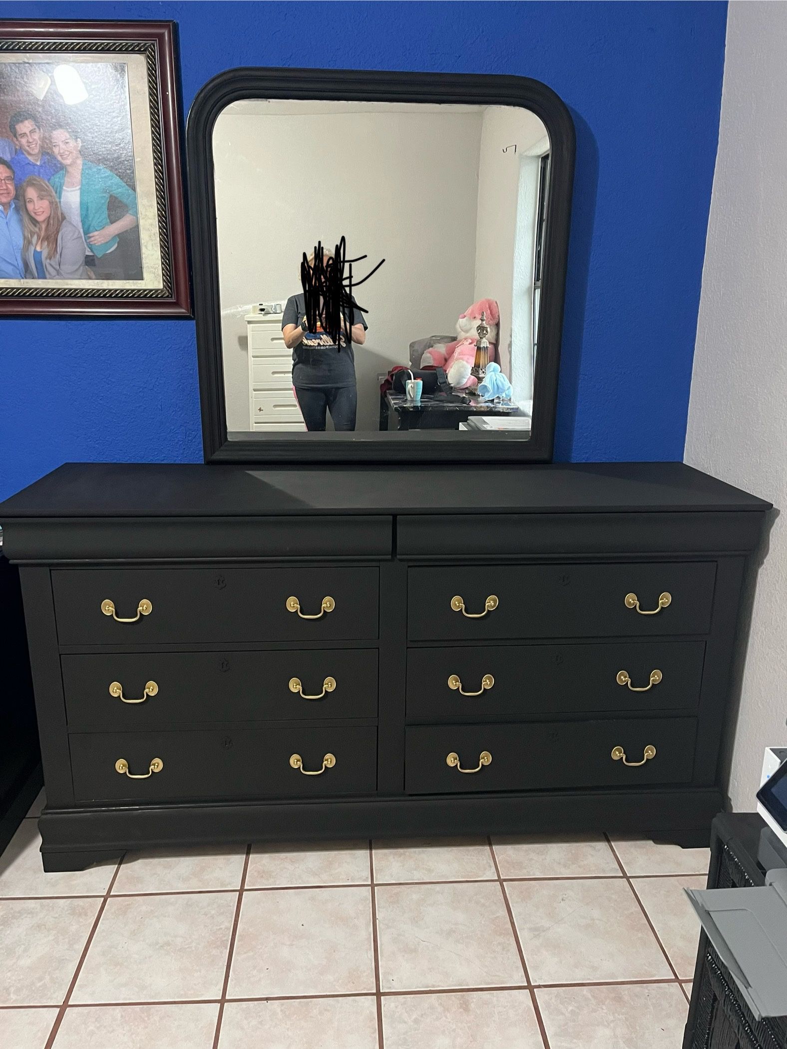 Dresser with Mirror for Sale ✨