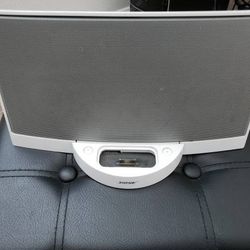 BOSE SoundDock Sound System Speaker Dock iPod & i phone White " looks good. no power cord or remote.