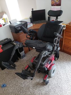 Quantum 610 power chair with tilt