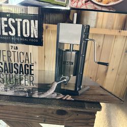 Weston 7 Lb. Vertical Sausage Stuffer