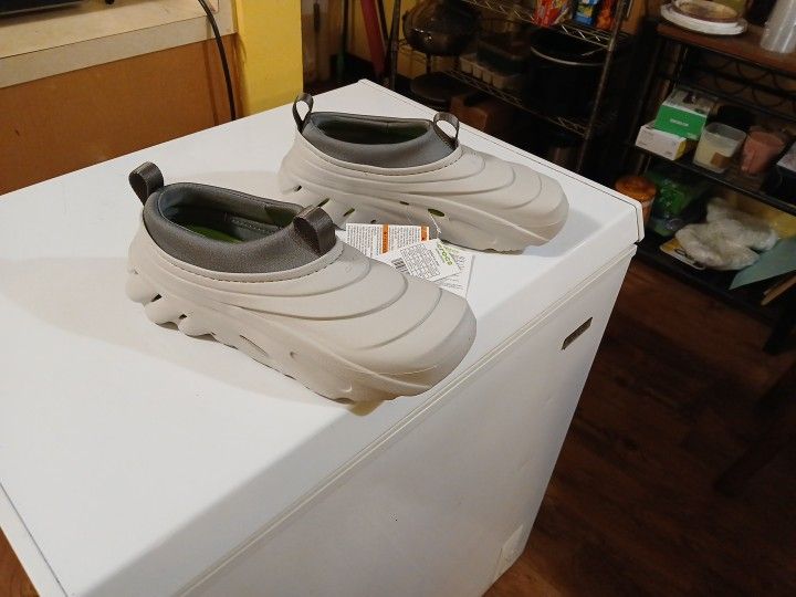 Unisex Crocks Echo Storm Cirrus Slip On Mens 10 Women's 12 Brand New Gray