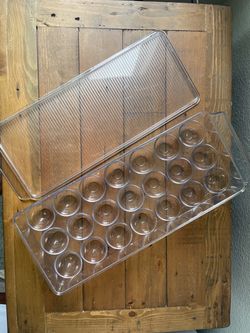 Plastic Egg Carton Holder Organizer - Holds 21 Eggs