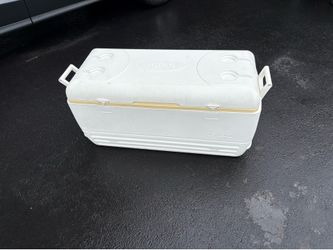 40” long White IGLOO Cooler Ice chest