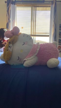 Hello Kitty Plushie