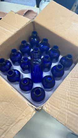 16 -4OZ GLASS SPRAY BOTTLES. BRAND NEW $10