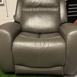 Like New Recliner 