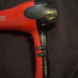 Blow dryer kiss brand