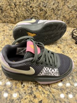 1Y Girls Basketball Sneaker Shoes Gently Used