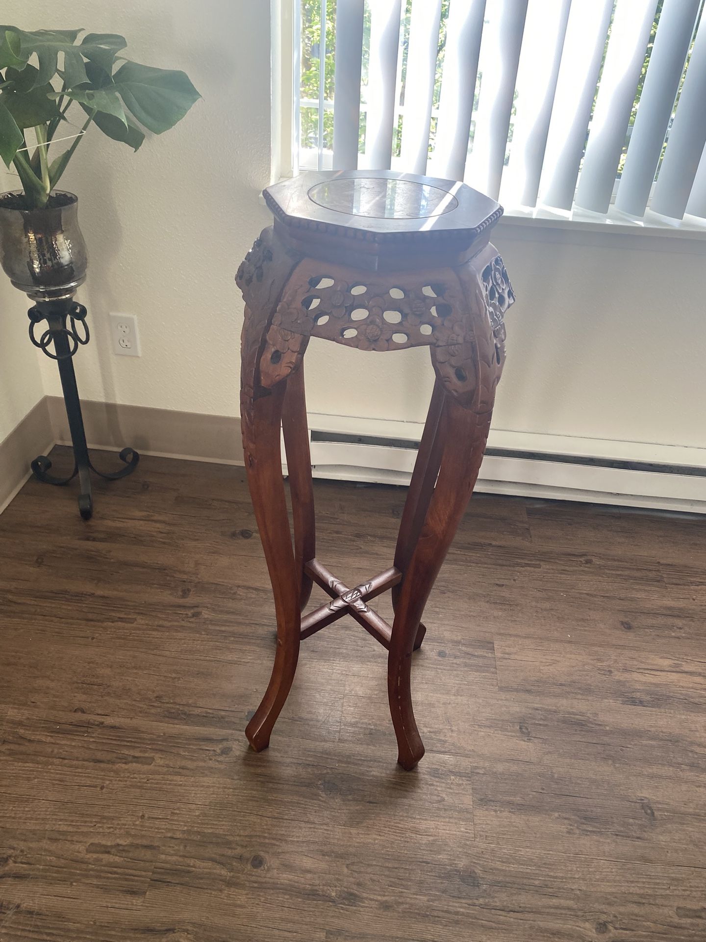 Chinese Stand Wood