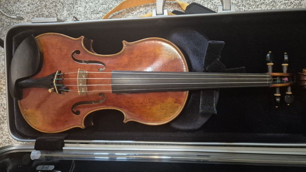 Violin 4/4 + Bam Oblong Case – $2,000
