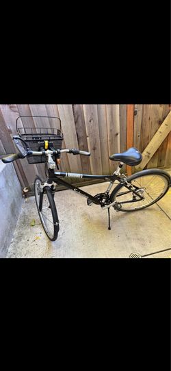 Schwinn Discover Hybrid Bikes