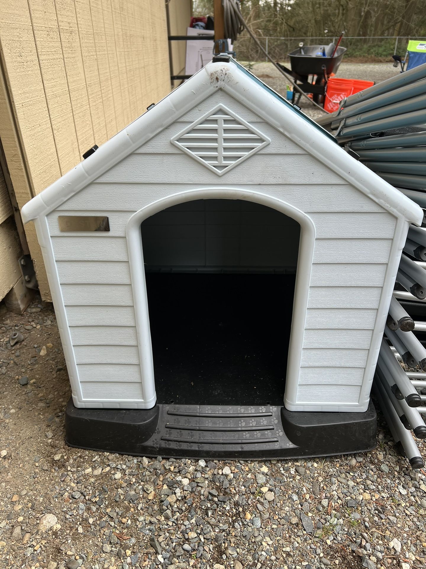 New Dog House (Medium)