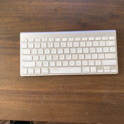 Apple wireless Keyboard A1314