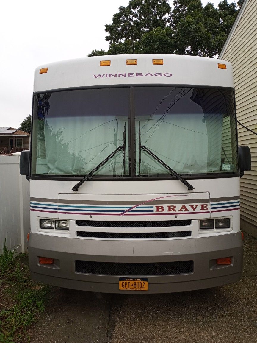 2000 Winnebago brave 35c