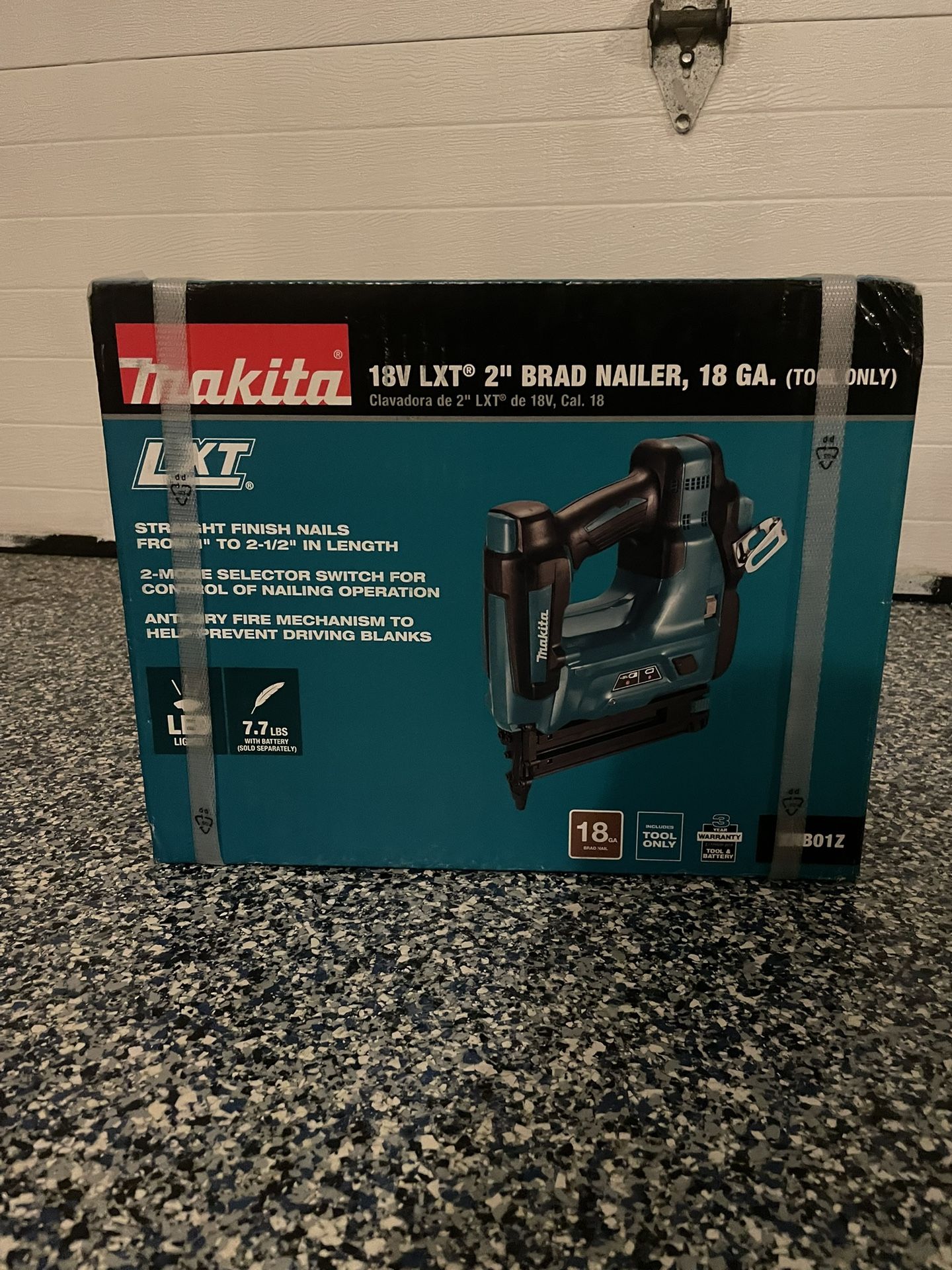 Makita Brad Nailer [New][Nueva]