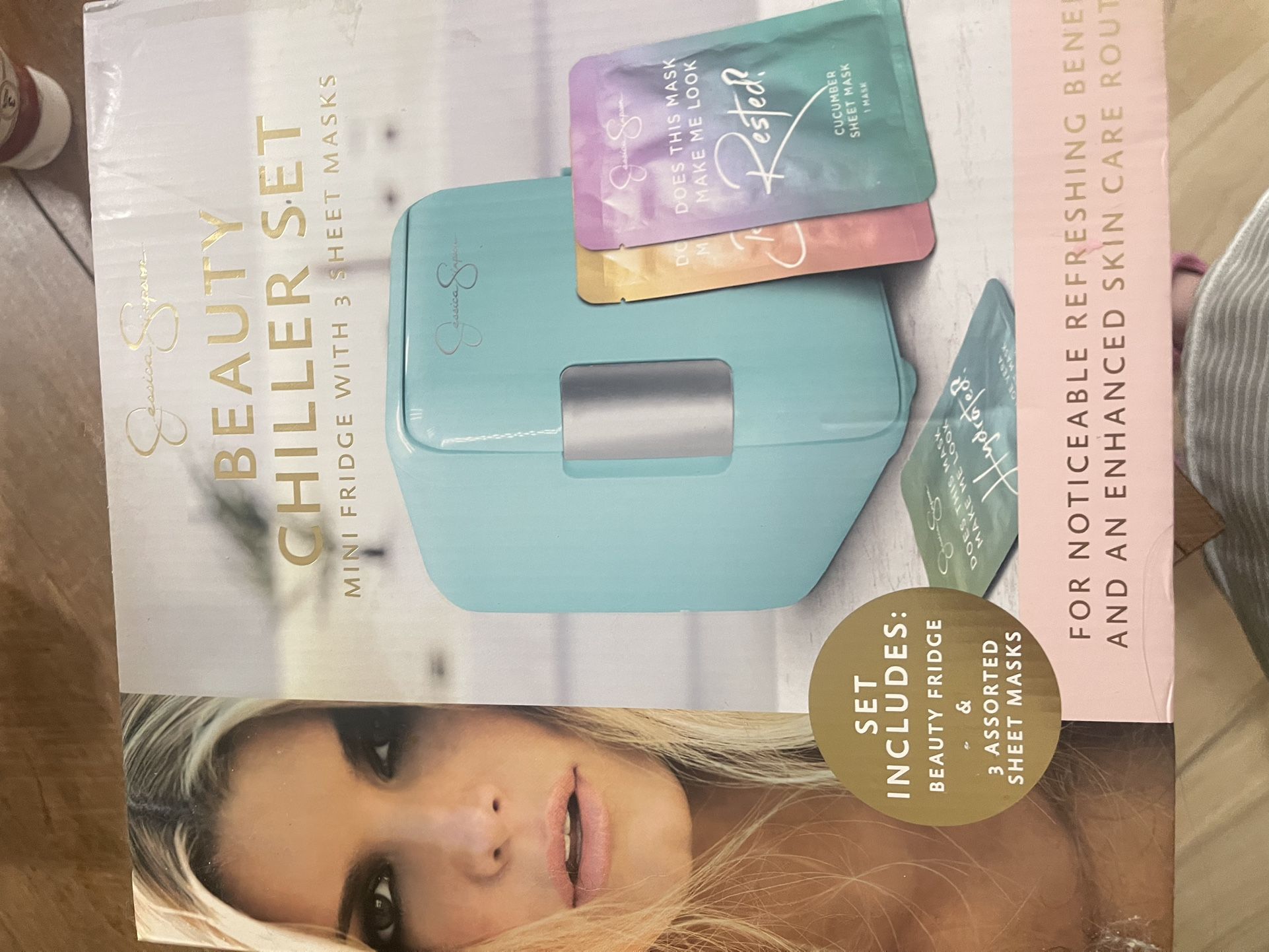 Jessica Simpson Beauty Chiller Set