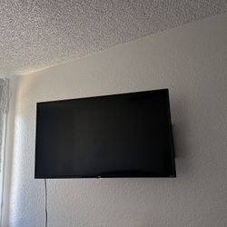 39in & 32in,  mounts Included