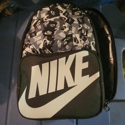 Nike Lunch Boys