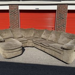 Lazy-Boy Large 5-Piece Biege Recliner Sectional Sofa Couch! ***Free CurbSide Delivery***
