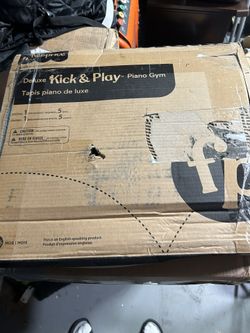 Kick And Play Piano