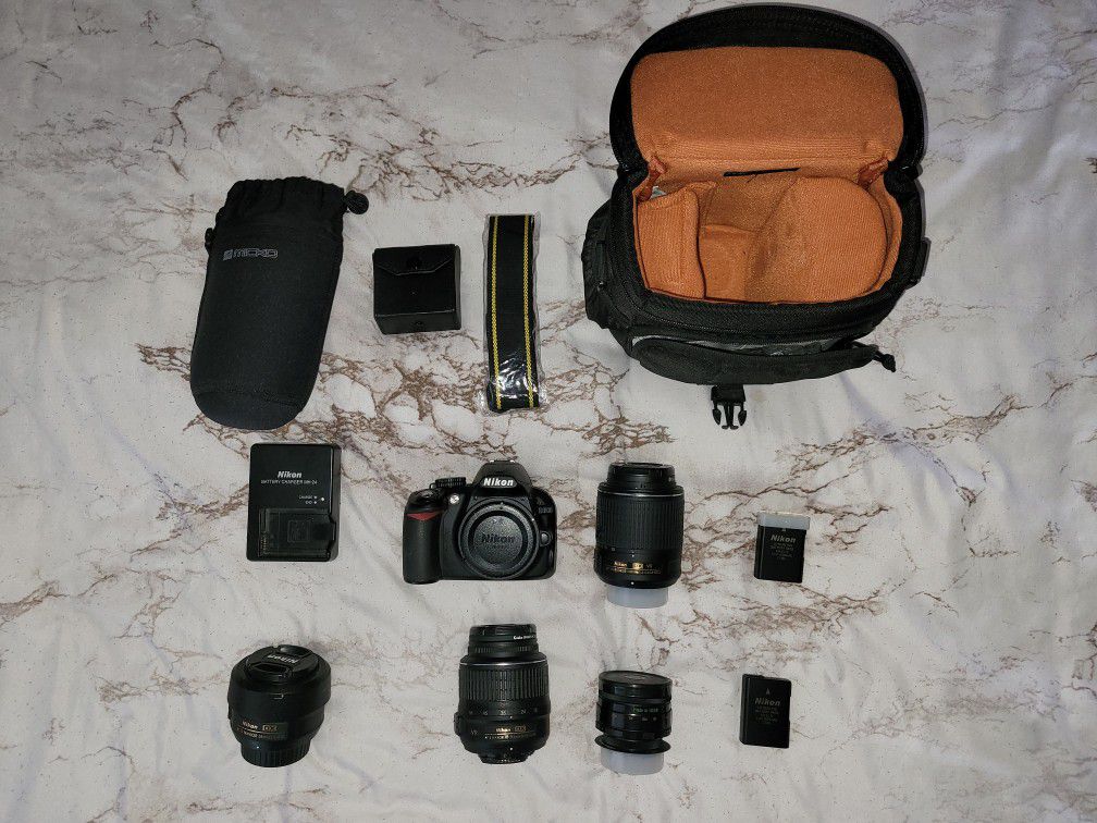 Nikon DSLR D3100 Bundles With 4 Lens And Extra - See Description