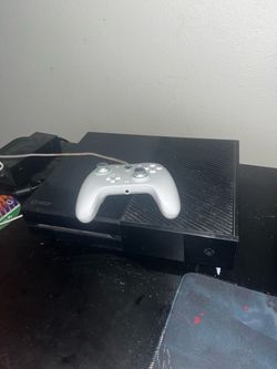 Xbox 1 black (with controller.)
