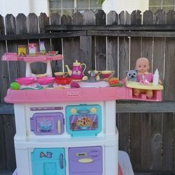 PLAY KITCHEN