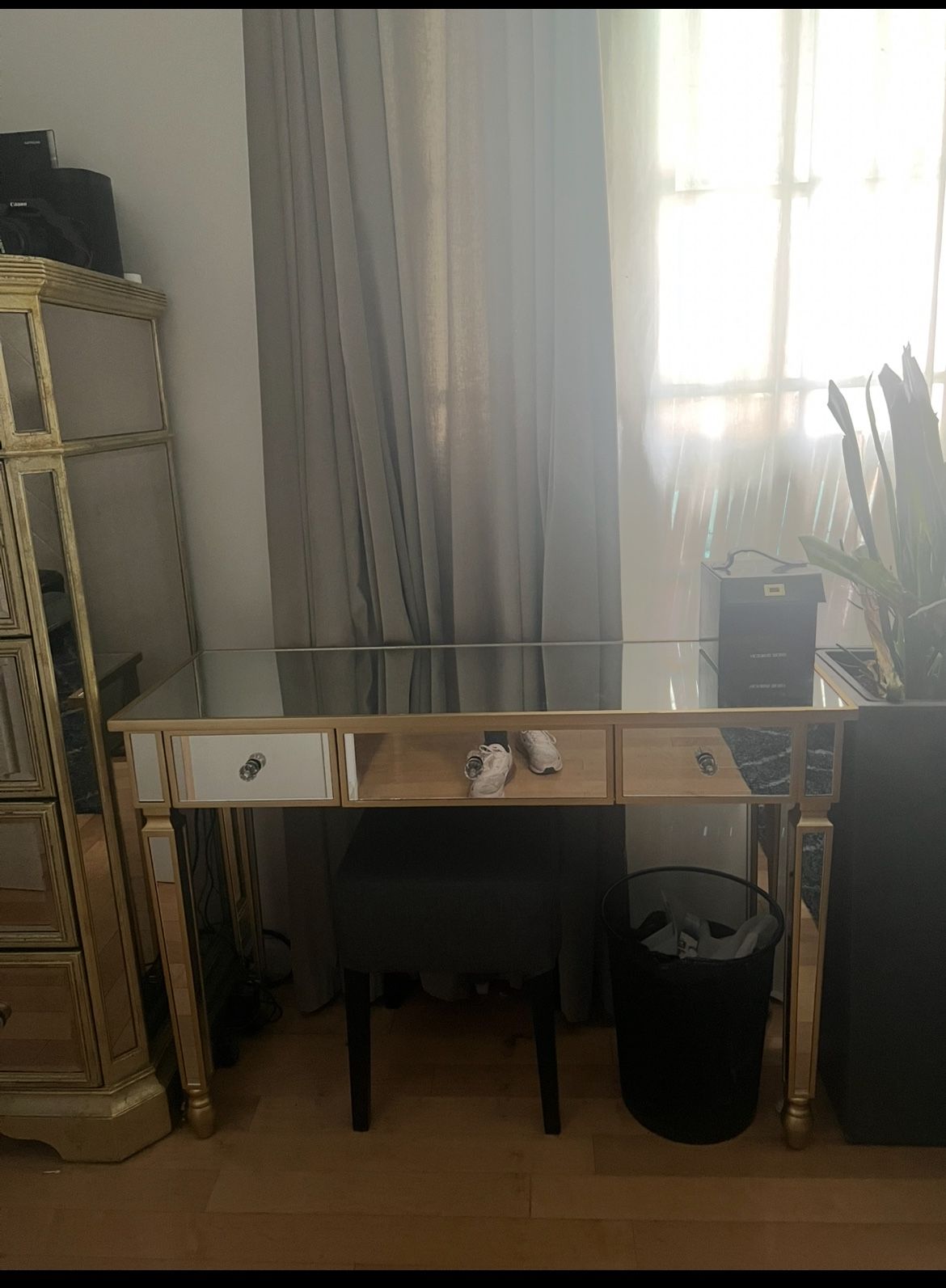 Vanity Mirrored 3 Drawer Console 