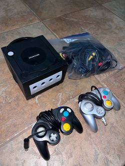 Nintendo GameCube Console with 2 Controllers