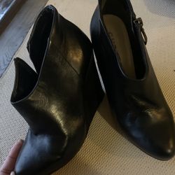 Guess Boots Size 5 Used In Good Condition