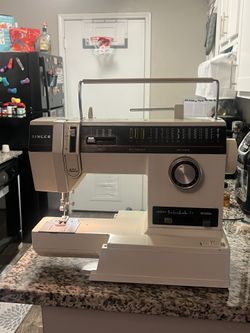 Vintage Singer 6234 Electronic Sewing Machine - Working, Needs Pedal (Portable, Multi-Stitch)