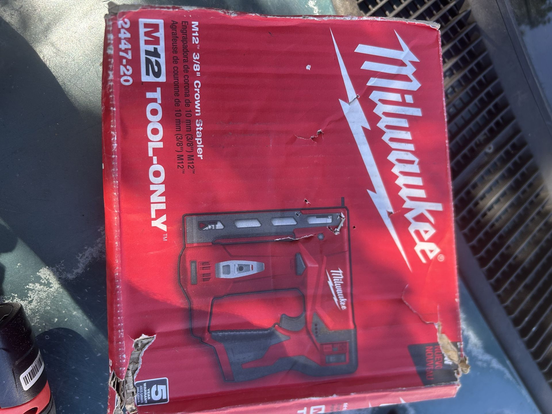 Milwaukee Tools m12 Crown Staple Gun 20V