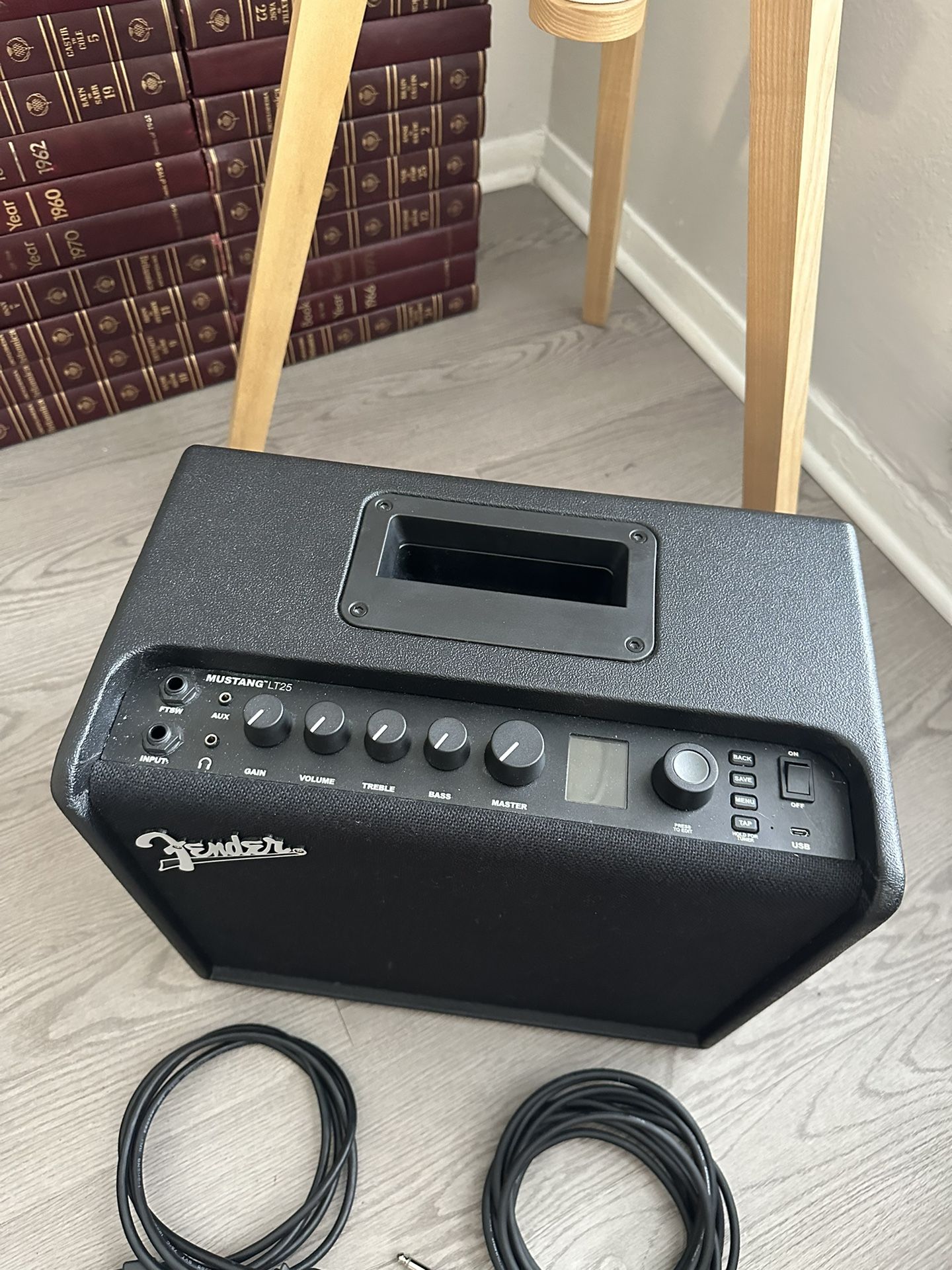 Fender Mustang Lt25 Amp for Sale in Tampa, FL OfferUp